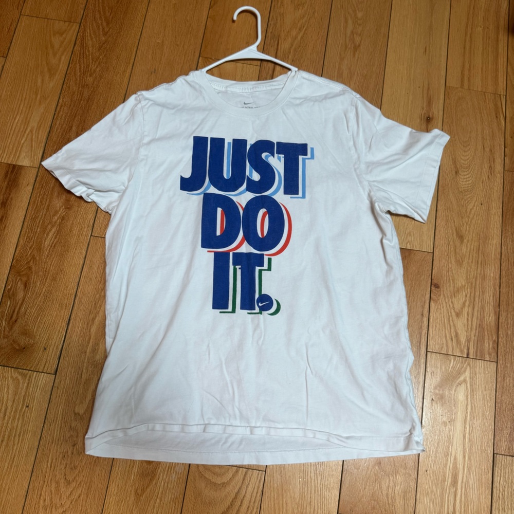 Nike Men’s Tshirt